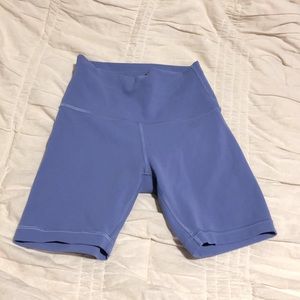 Wunder Train 6 in Biker Shorts